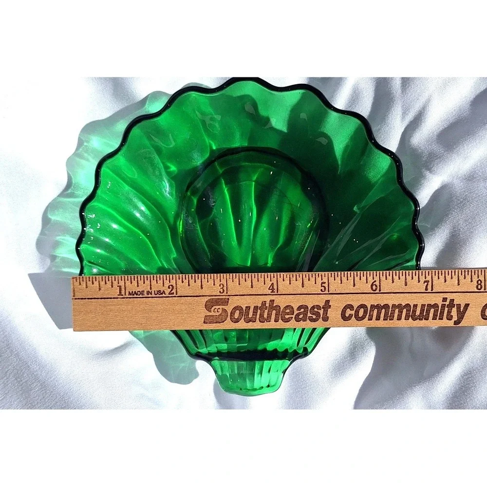 Vtg anchor Hocking Green Glass Seashell Trinket Dish candy Bowl cottage core
